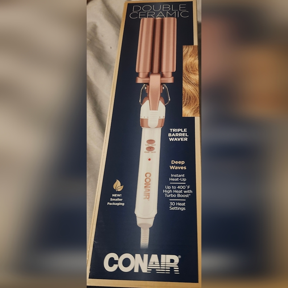 Conair Double Ceramic Triple Barrel Waver - White and Gold